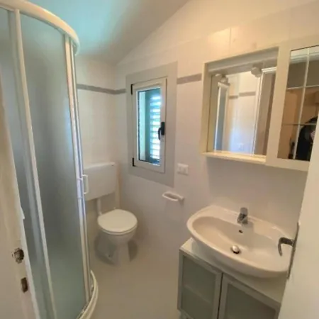 Charming With Fenced Garden And Bbq Apartment